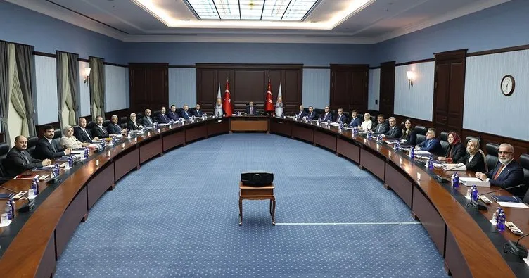 AK Parti MYK'sı 'Değişim' Ana Gündemiyle Toplanıyor! 2’si Büyükşehir 5 İl Başkanı Değişiyor!