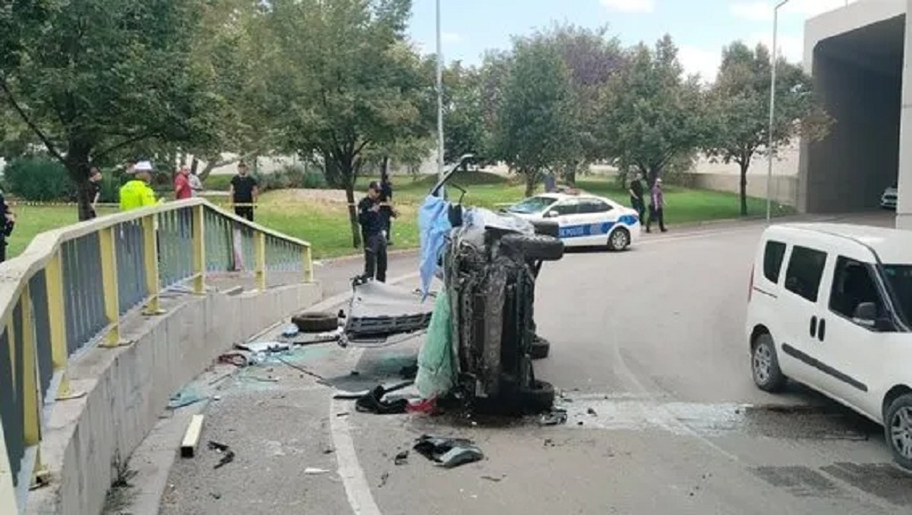 Konya’da Feci Kaza! Otomobil Üst Geçitten Düştü! 1 Kişi Öldü!