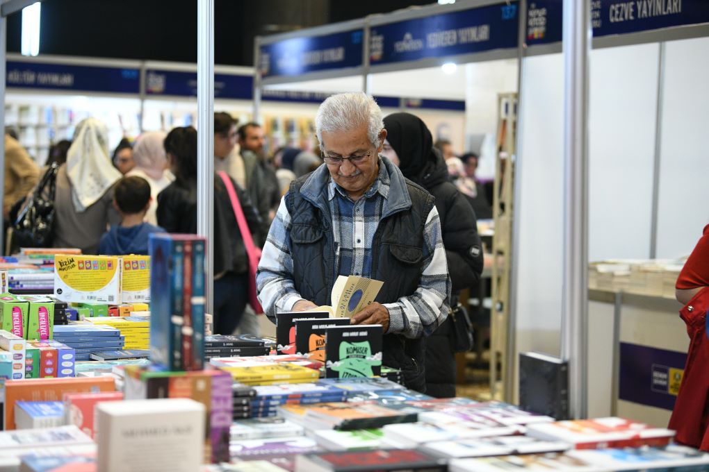 Başkan Altay Tüm Kitapseverleri Konya Kitap Günleri’ne Davet Etti!