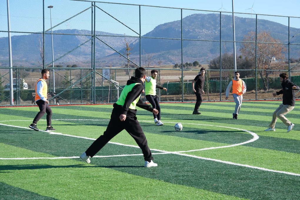 Konya'da Üniversite Öğrencileri Beyşehir Kampında Stres Attı!