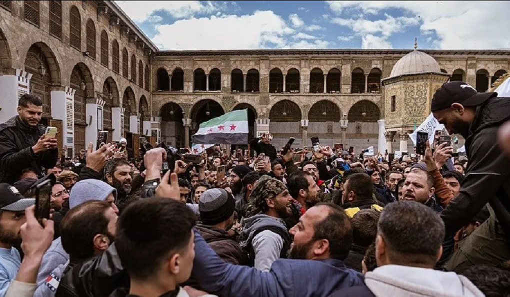 Suriye'de Mezhep Provokasyonu Başarısız Oldu! Yeni Yönetimden Birlik Mesajı!