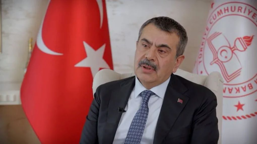 Bakan Tekin: Sosyal Medya Çocuklarımızı Olumsuz Etkiliyor!