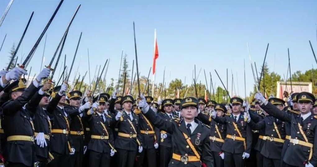 Korsan Yemin Soruşturmasında 5 Teğmen ve 3 Disiplin Amirine İhraç Kararı!