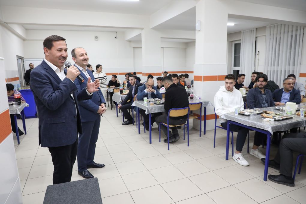 Başkan Hasan Kılca, Karatay Fen Lisesi Öğrencileriyle İftar Yaptı!