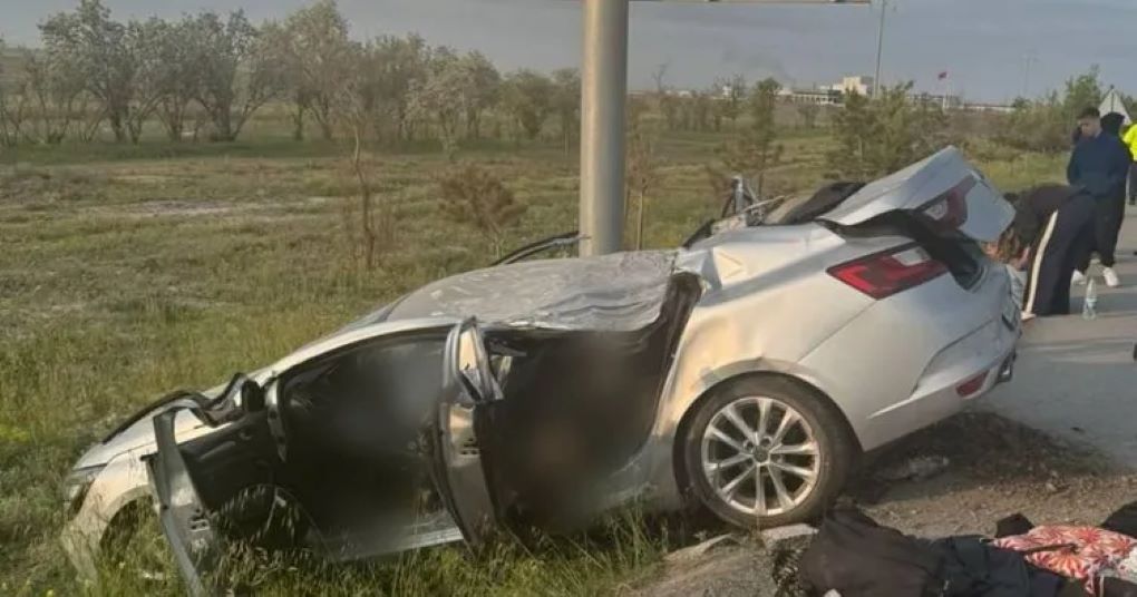 Konya’da Otomobil Takla Attı! 2 Ölü, 1 Yaralı!