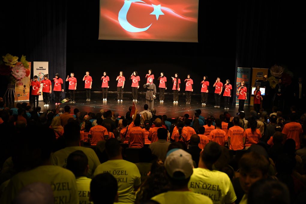 Özel Genç KOMEK Yaz Okulu Coşkuyla Tamamlandı