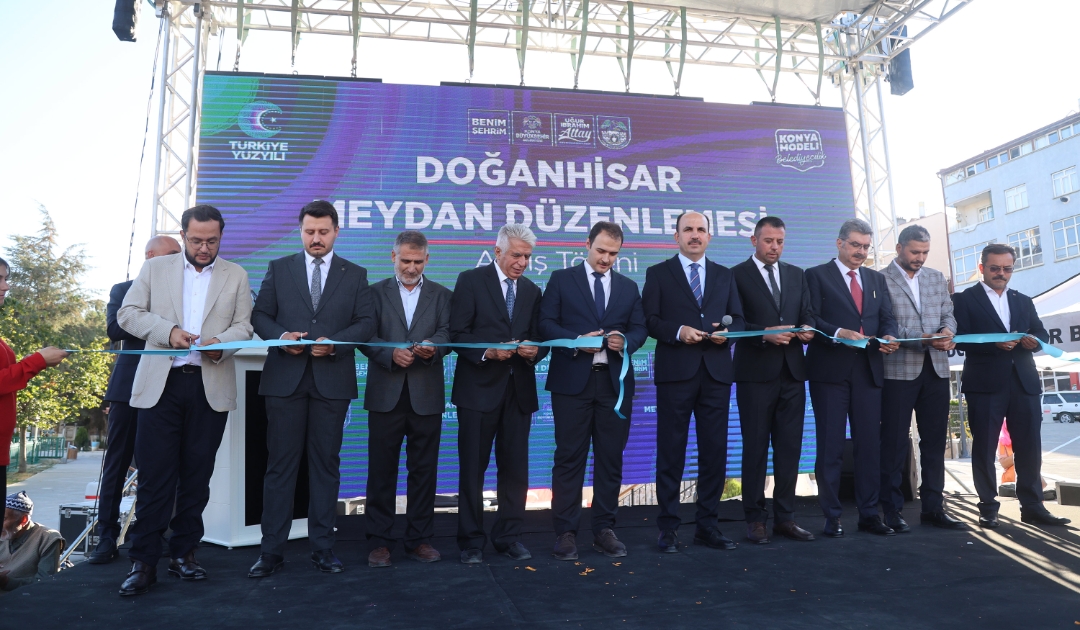 Doğanhisar’a kazandırılan meydan düzenlemesi hizmete açıldı