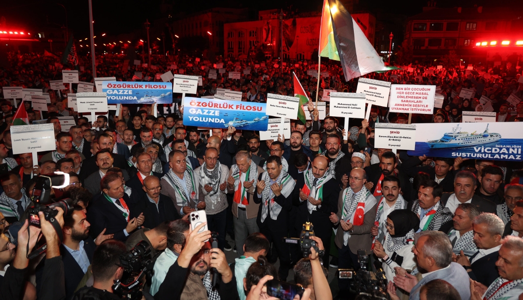 Konya’da 75 bin kişi katil israil’in gazze soykırımına karşı vicdanın sesi oldu