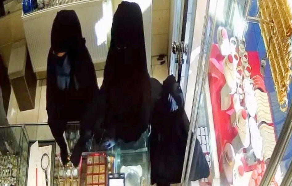 Konya’da Film Gibi Hırsızlık: Müşteri Gibi Geldiler, 1 Milyonluk Altın Çaldılar