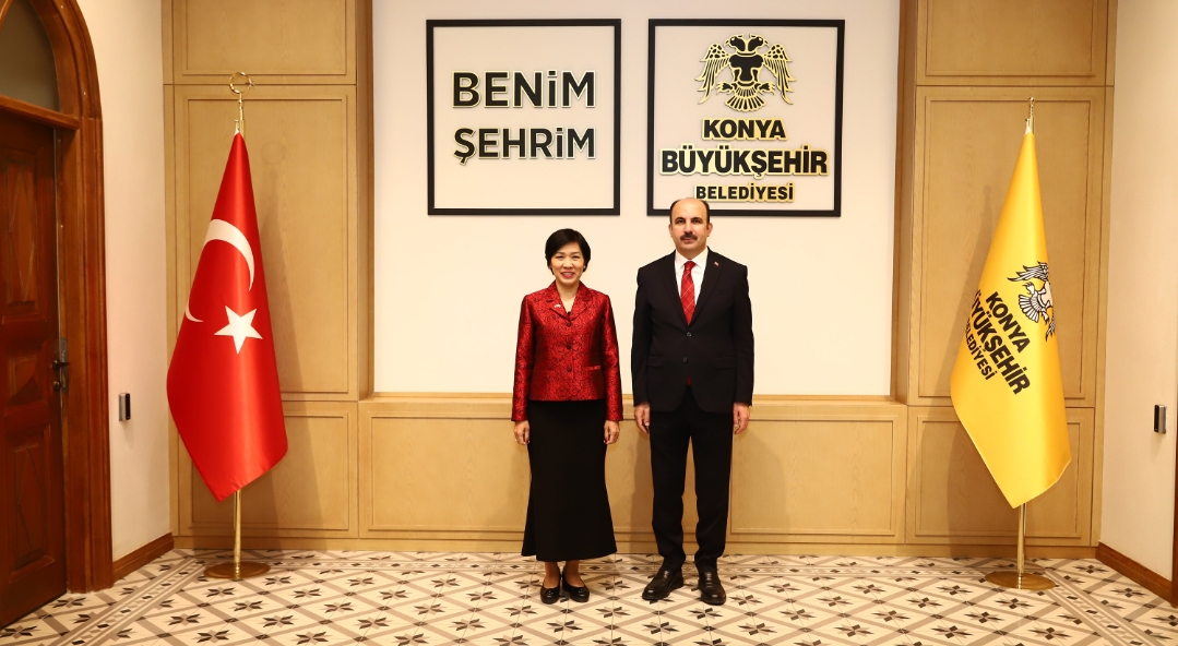 Vietnam’ın Ankara Büyükelçisi Dang, Başkan Altay’ı Ziyaret Etti