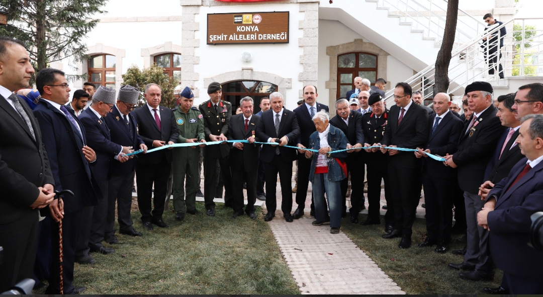 Konya Büyükşehir, Şehit Aileleri Derneği Binasını Yenileyerek Hizmete Açtı