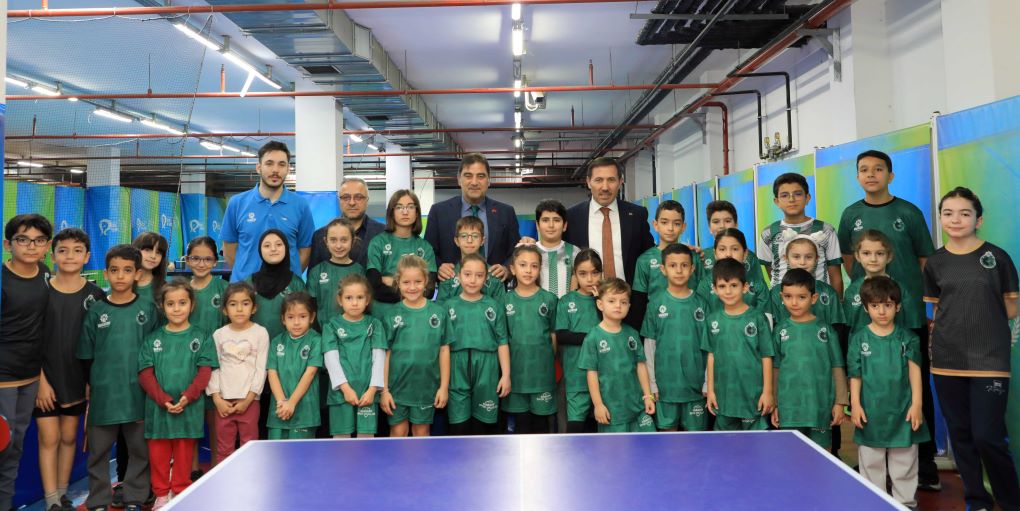 Ünal Karaman ve Hasan Kılca Karatay Spor Okullarında Minik Sporcularla Buluştu