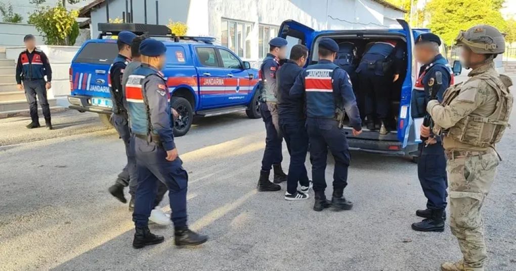 DEAŞ’a Büyük Darbe: 22 İlde Eş Zamanlı Operasyon, 92 Şüpheli Gözaltında!