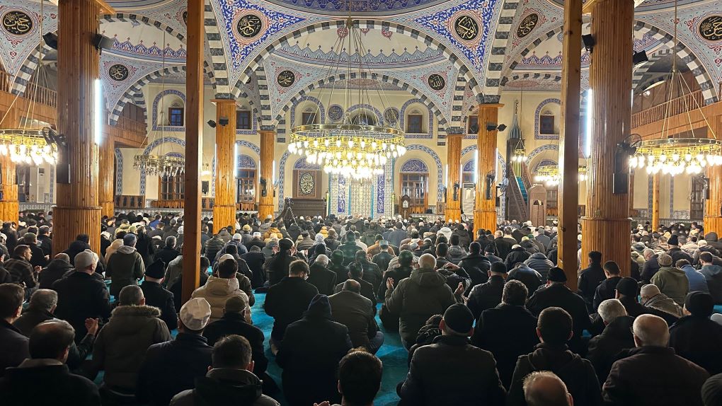 Konya’da Yeni Yılın İlk Sabahı Filistin İçin Dualarla Başladı!