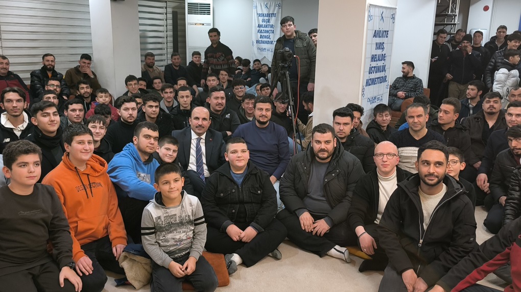 Başkan Altay Çalışan Gençlerle Buluştu: “Üreten Gençlik Konya’nın En Büyük Gücü”