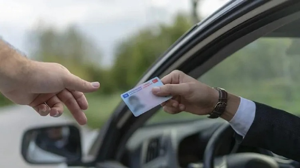 Aşırı Hıza Sert Yaptırım!Ehliyete Geçici El Koyma Dönemi Geliyor!