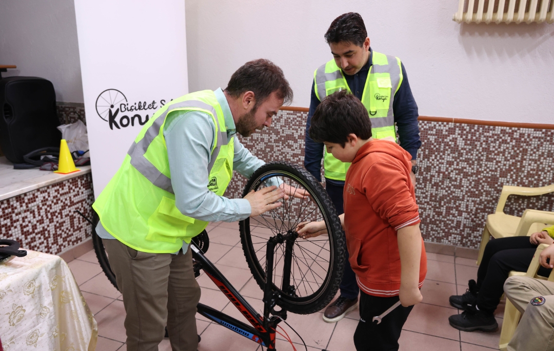 Büyükşehir’den “Kışın İşe Bisikletle Gitme Günü” Etkinlikleri