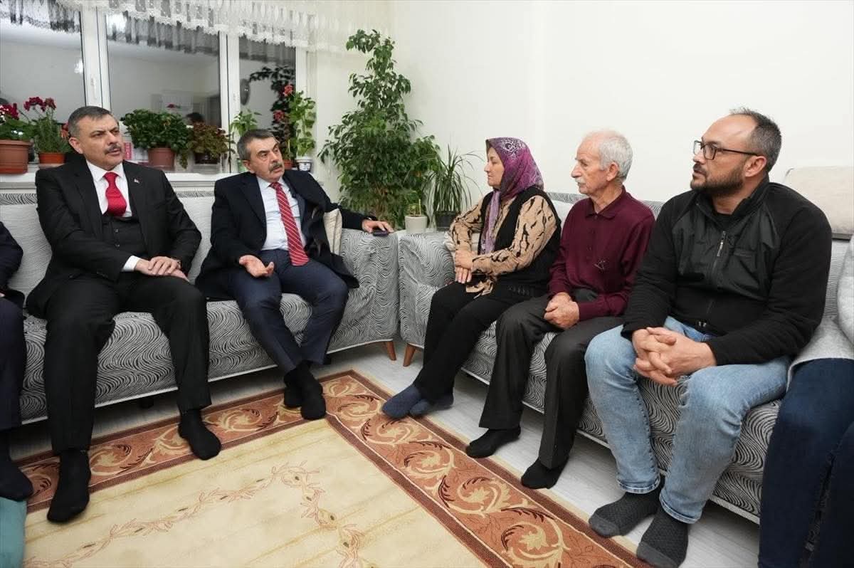 Cumhurbaşkanı Erdoğan Telefonla Aradı, Bakanlar Konya’da Taziyede Bulundu