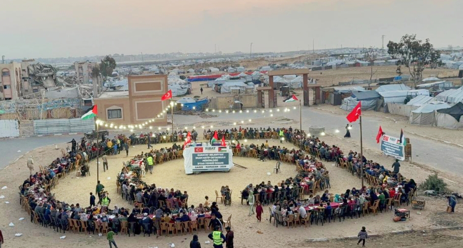 Ribat İnsani Yardım Derneğinden Gazze’de 50 Bin Kişilik Kadir Gecesi İftarı