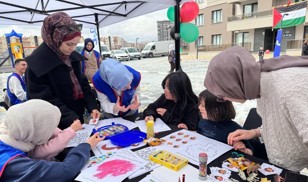 LİMAN Gönüllüler Platformu, Filistinli Çocuklarla Bayram Sevincini Paylaştı