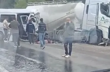 Antalya-Isparta Yolunda Katliam Gibi Kaza!7 Kişi Hayatını Kaybetti!