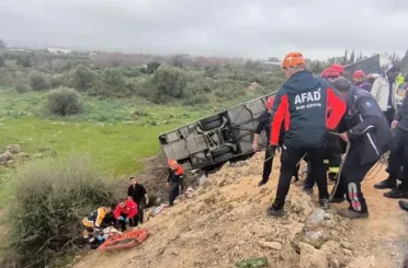 Antalya'da Yolcu Otobüsü Şarampole Yuvarlandı! 8 kişi hayatını kaybetti, 26 kişi yaralandı!