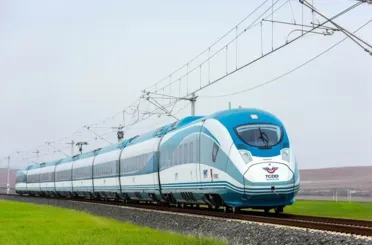 Bakan Uraloğlu:YHT'lerle Dünya'nın etrafını 2003 kez turladık! 86 milyon 100 bin kişiyi taşıdık!