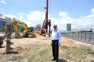 Başkan Altay, Barış Caddesi’ndeki Tramvay Alt Geçidi ve İstasyon İnşaatlarını İnceledi