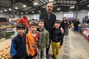 Başkan Altay İftar Öncesi Büyük Sinan Semt Pazarı’nı Ziyaret Etti