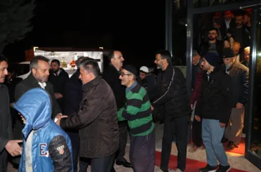 Başkan Altay İftar Öncesi ve Teravih Sonrası Konyalılarla Buluştu