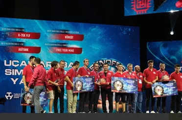 Başkan Altay TEKNOFEST’te 7 Ödül Kazanan Kapsül Takımlarını Tebrik Etti 