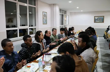 Başkan Altay ve Milletvekili Özer Öğrencilerle Sahurda Buluştu!