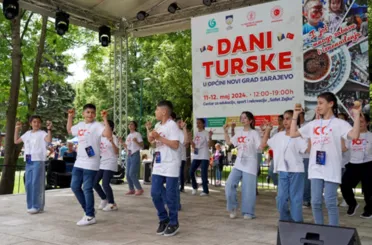 Başkan Pekyatırmacı:"Ecdat yadigarı Bosna'da çocuklarımızın yüzünü güldürdük’’