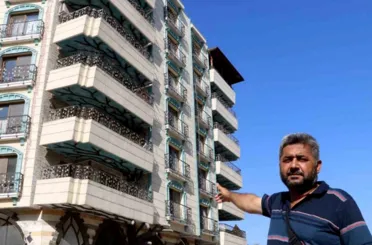 Bu binayı gören yıkılacak korkusuyla kaçıyor!Deprem değil mimar eğmiş