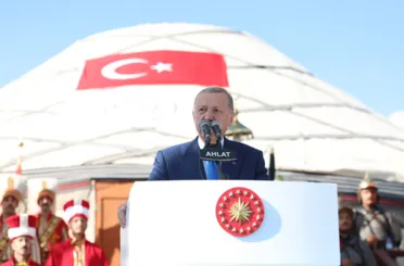 Cumhurbaşkanı Erdoğan:Malazgirt Anadolu'daki hükümranlığımızın kapılarını açmıştır