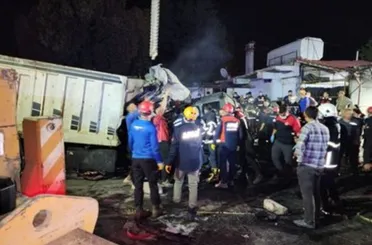 Hatay'da korkunç kaza! Kamyon asker uğurlamasına daldı: 12 Ölü 31 yaralı