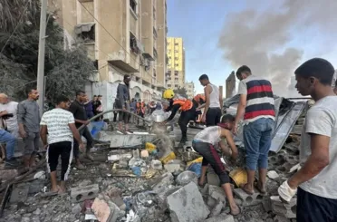  İsrail Gazze'de camiyi vurdu: Çok sayıda ölü ve yaralı var