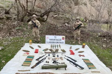 Jandarma, Hakkari kırsalında çok sayıda mühimmat ele geçirildi