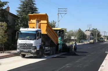  Kanal Caddesi’nde Asfalt Çalışması Gerçekleştiriliyor