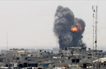 Katil İsrail Gazze'de yoğun bombardıman yapıyor! Çok sayıda çocuk katledildi! Dünya sessiz