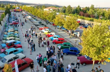 Klasik Otomobiller Tutkunlarını Meram’da Bekliyor