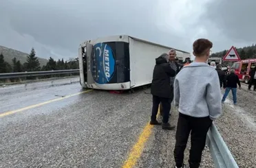 Konya-Antalya Yolunda Otobüs Faciası: 15 Yaralı