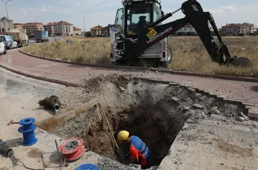 Konya Büyükşehir Altyapı Yenileme Çalışmalarına Devam Ediyor