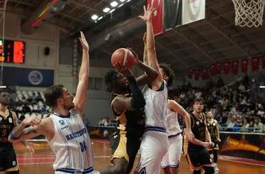 Konya Büyükşehir Belediyespor Zirve Takibini Sürdürüyor