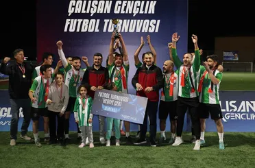 Konya Büyükşehir Çalışan Gençlik Futbol Turnuvası’nda dostluk kazandı!