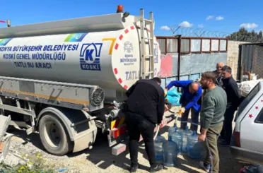 Konya Büyükşehir Hatay’da Depremzedelere Su Hizmetini Ramazan’da da Sürdürüyor