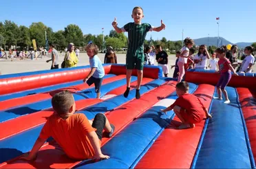 Konya Büyükşehir İlçe Spor Şenlikleri ile Gençleri Spora Teşvik Ediyor 