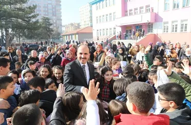 Konya Büyükşehir’in Öğrencilere Eğitim Desteği Başvuruları Başladı