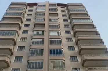 Konya’da bir kişi 13. kattan atladı!1 kişi öldü 1 kişi ağır yaralı!
