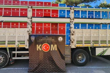 Konya'da emniyet ekiplerinin durdurduğu kamyonda milyonlarca makaron ele geçirildi